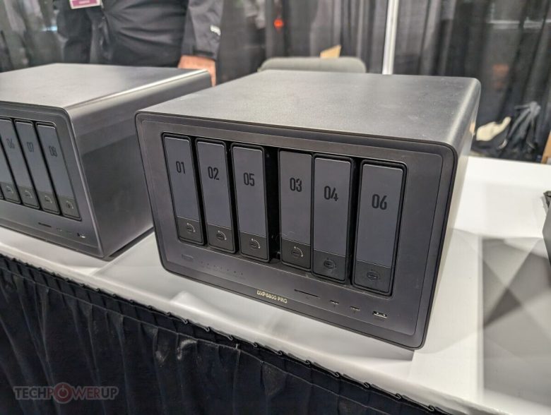 UGREEN NASync Family Hands-on در CES: از هارد دیسک تا SSD